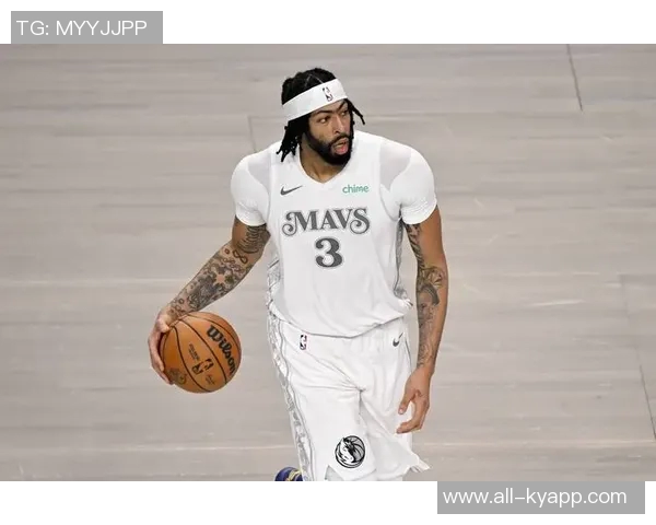 浓眉首节表现稳健6分4板1助助力球队中规中矩展现实力 浓眉首节表现稳健6分4板1助助力球队中规中矩展现实力