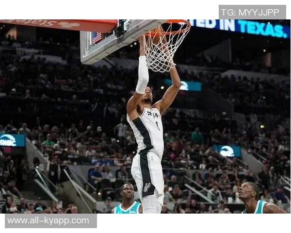 戈贝尔因垫脚文班遭罚一级恶意与技犯马刺获四罚球及球权优势