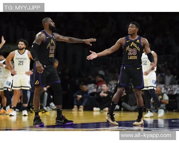 曾令旭分析詹姆斯复出后首发阵容建议替换八村塁